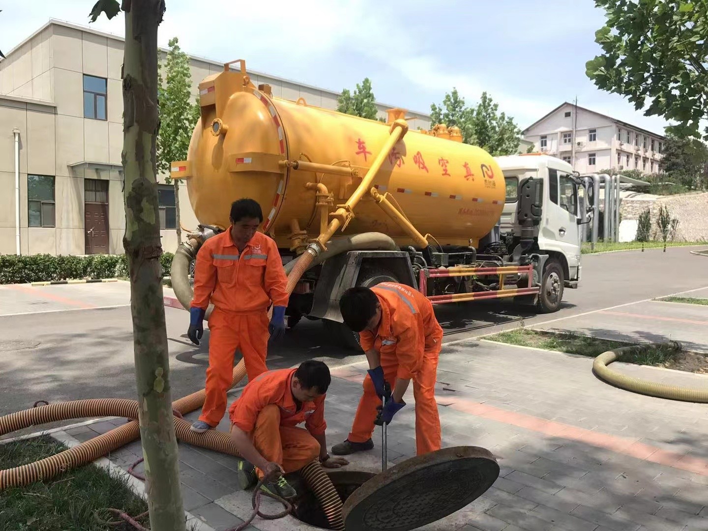 海晏化粪池清理与5-8吨吸粪车施工效率分析